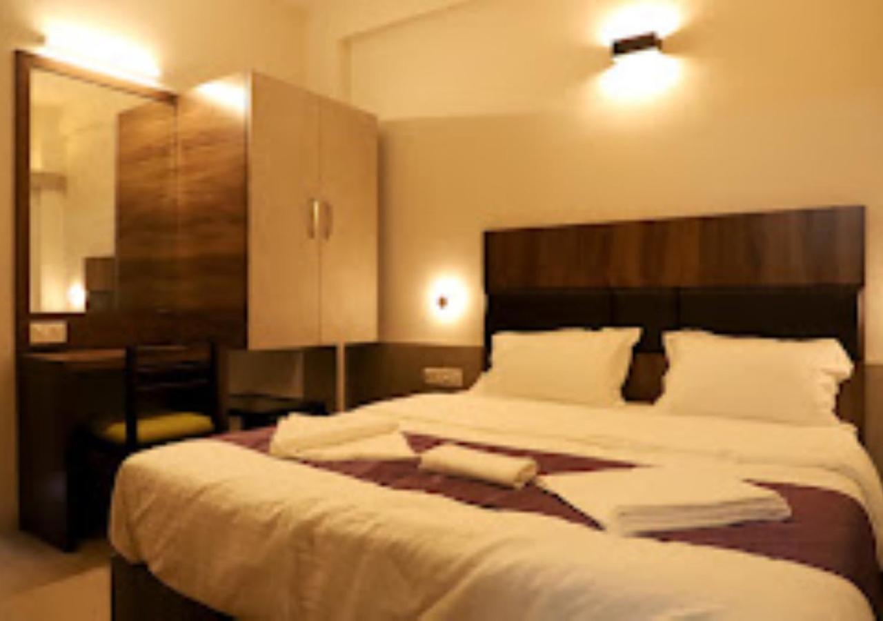 Lotus Lodge Kalmath Kankavali Bagian luar foto