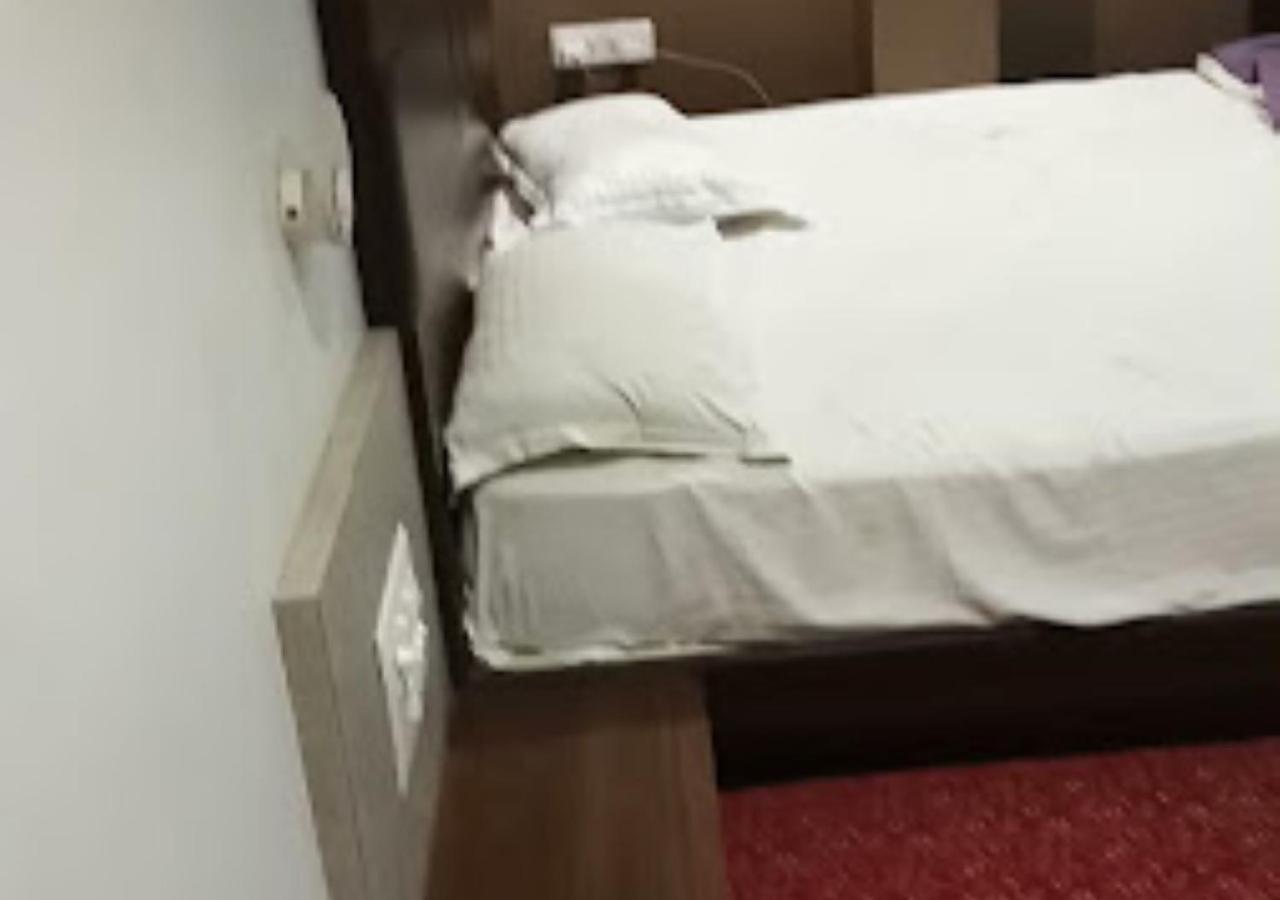 Lotus Lodge Kalmath Kankavali Bagian luar foto